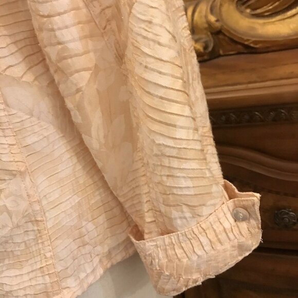 SCOTT TAYLOR. Size PS. Metallic Yellow French Cuff Shirt. Crinkle. B19 - Picture 4 of 9